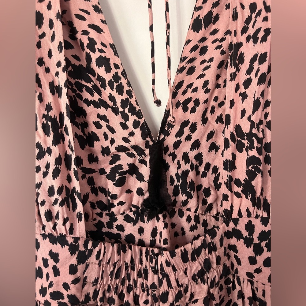 Stillwater Jessie V Neck Ruffle Midi Dress in Pebbles Soft Pink - Medium - Picture 7 of 11